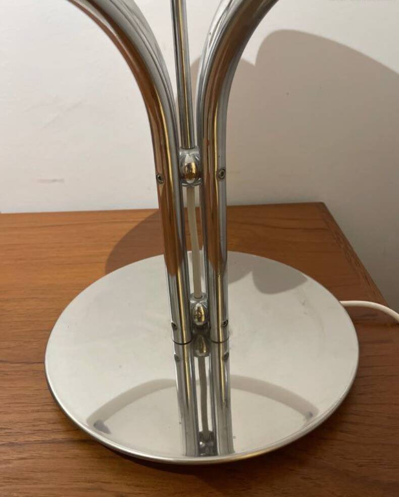Quadrifoglio lamp by Gae Aulenti and Luigi Massoni for Guzzini