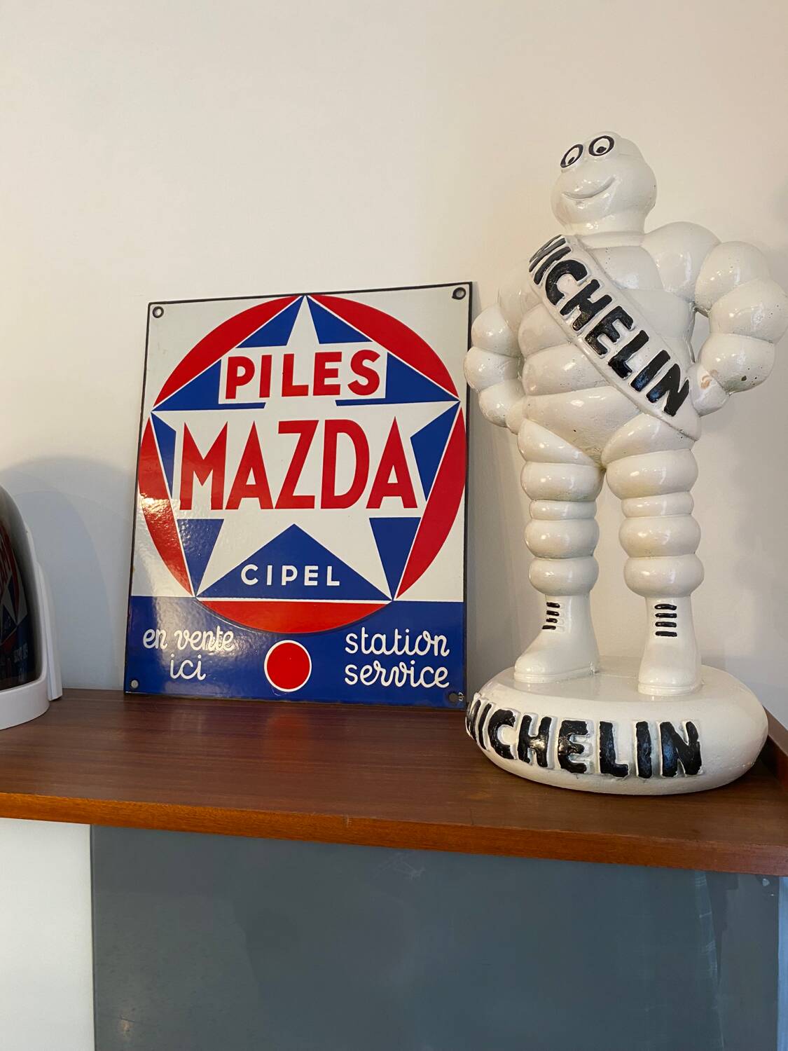 Plaque émaillée piles Mazda