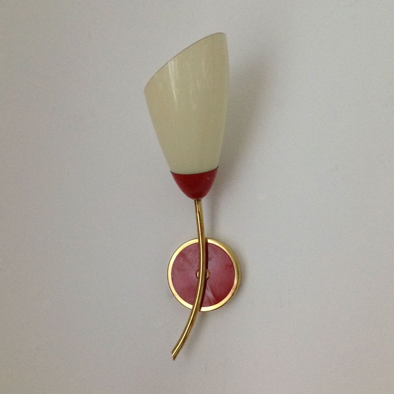 60s red wall light