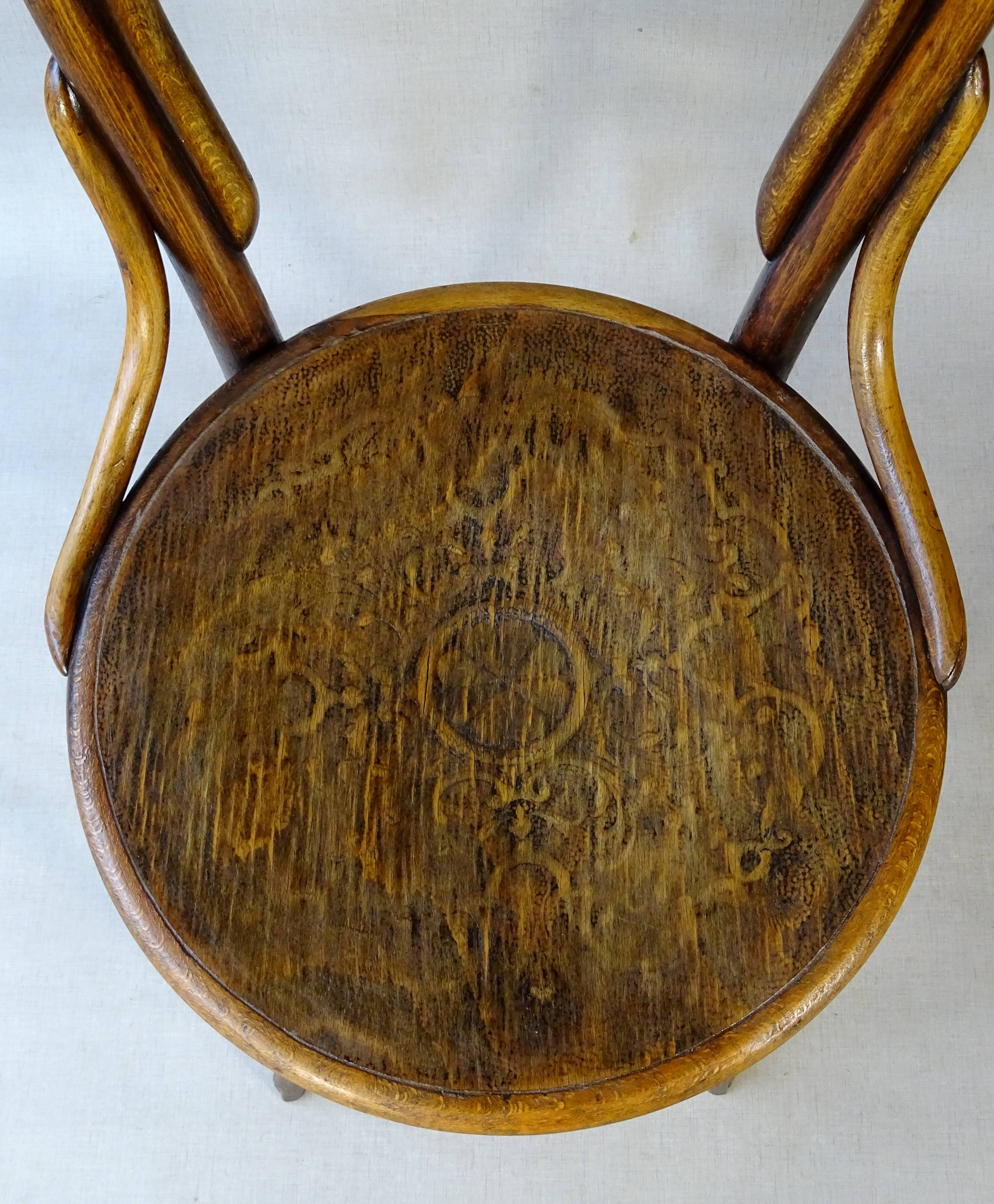 THONET bistro chair N°14 - 1/2 - Ca 1900, wooden seat