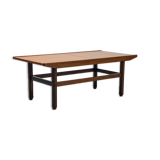 Extendable coffee table in teak