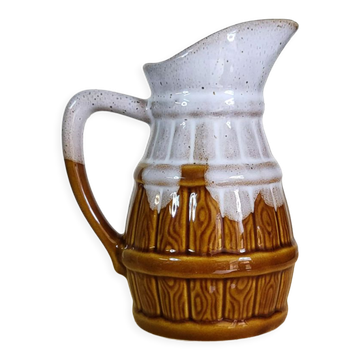 Two-tone pitcher