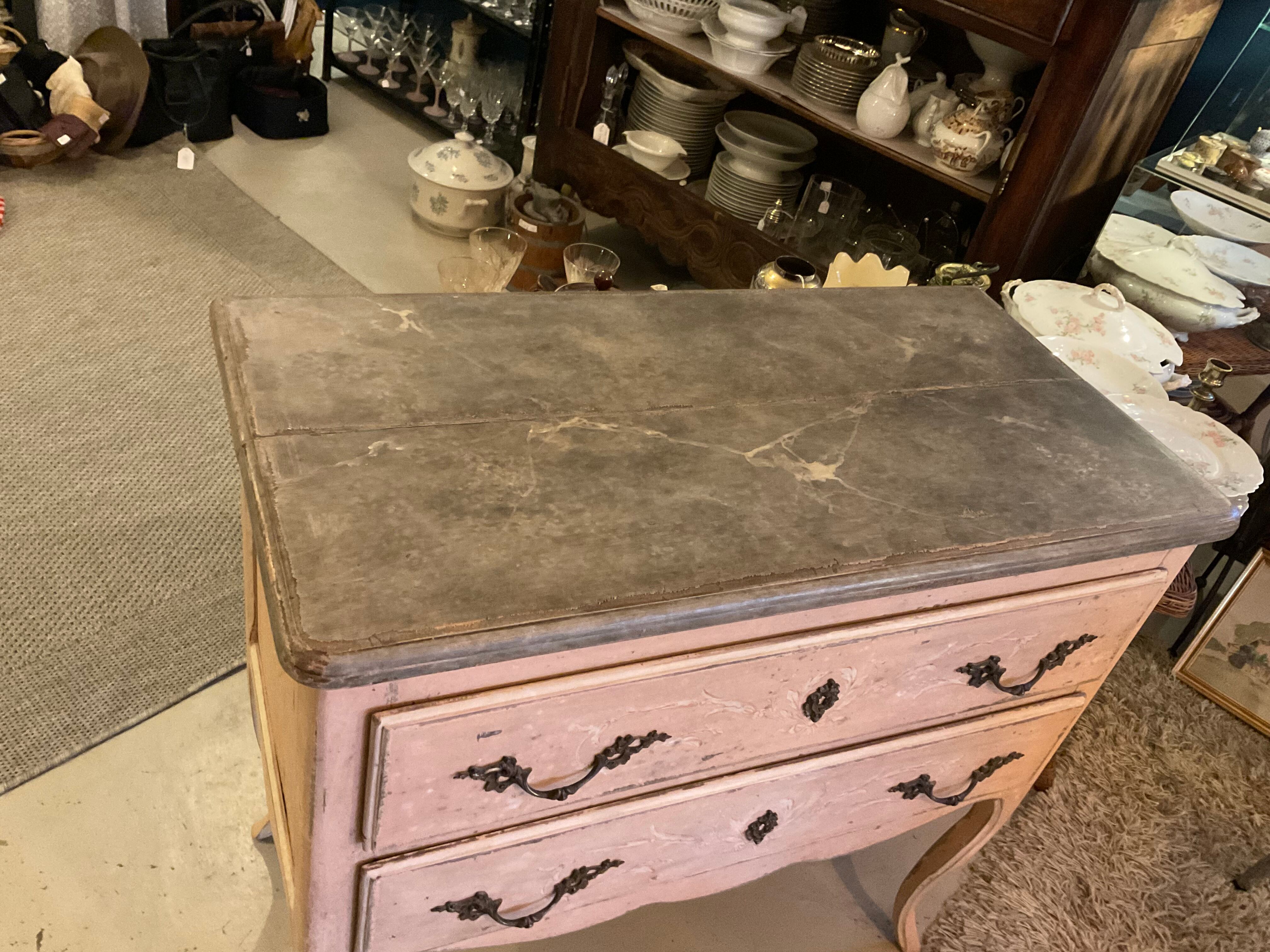 Chest of drawers with 2 drawers