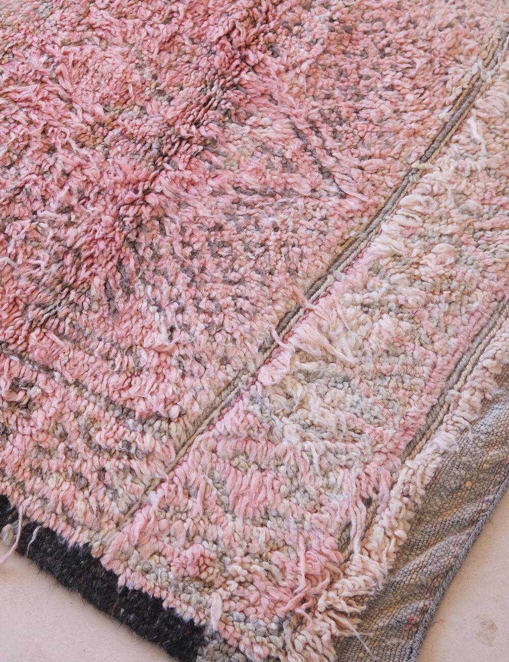 Vintage Beni M'Guild Rug - 346 x 203 cm