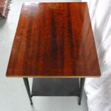 Table pieds fuseaux