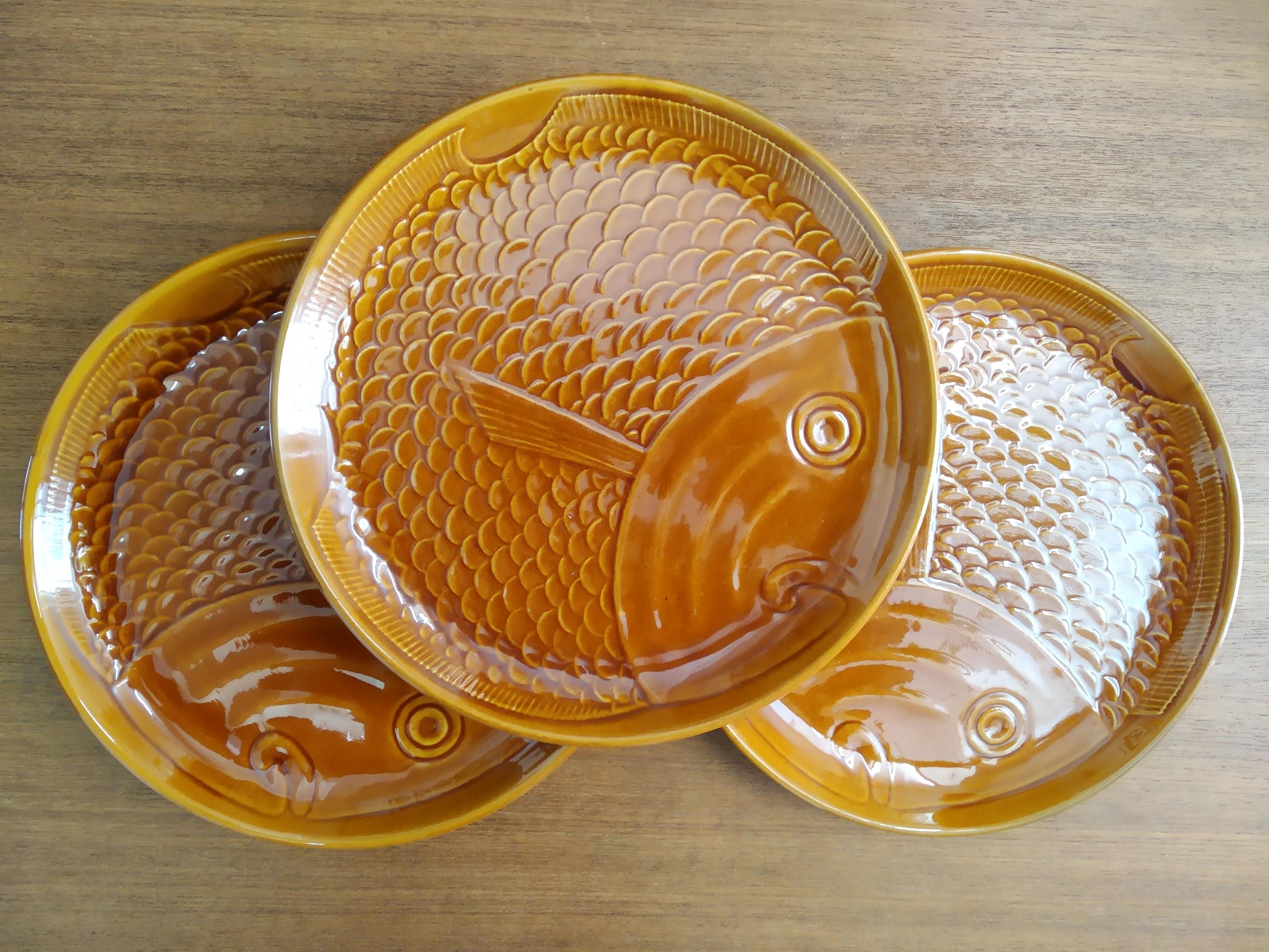 3 plates poissson amber