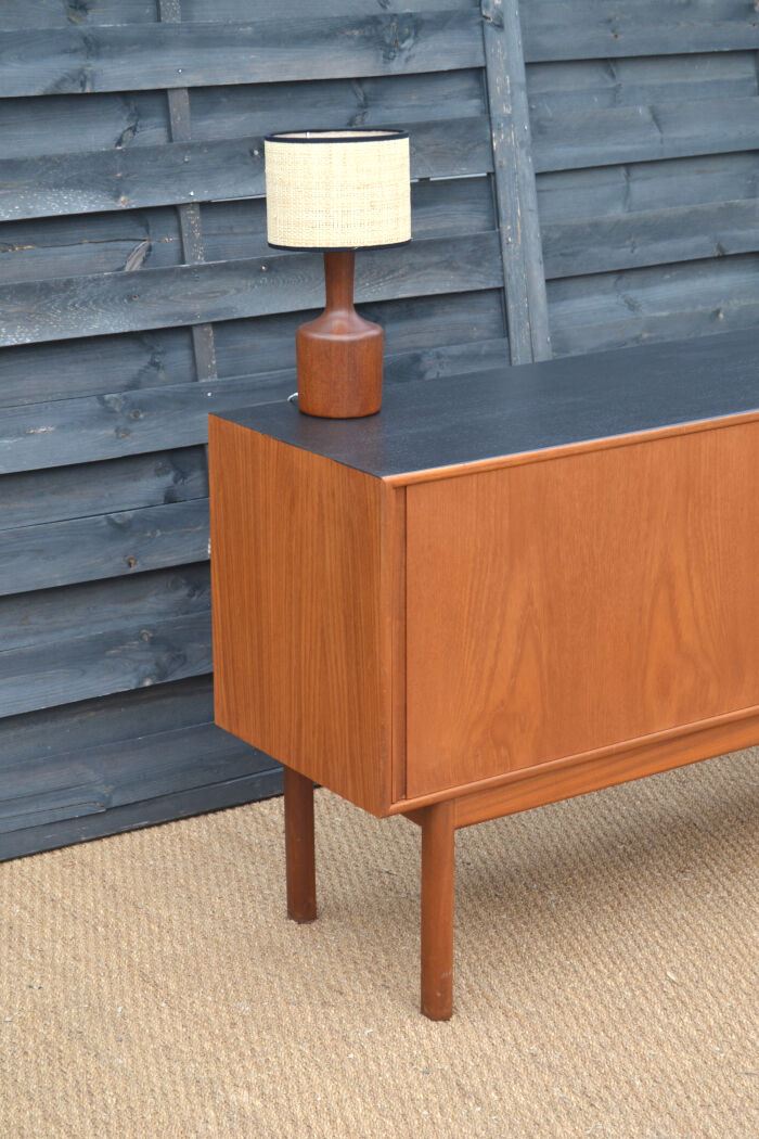 Enfilade par McIntosh – plateau noir * 200 cm