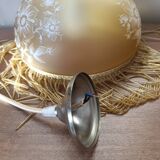 Suspension belle époque verre dépoli jaune doré, franges perlées