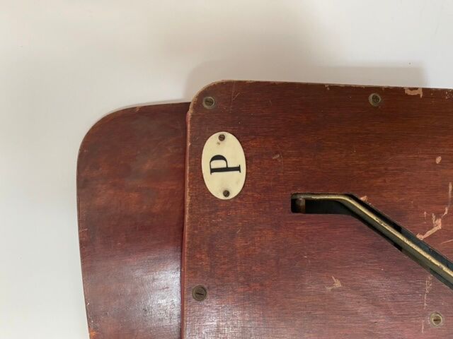 Strapontin armchair showroom