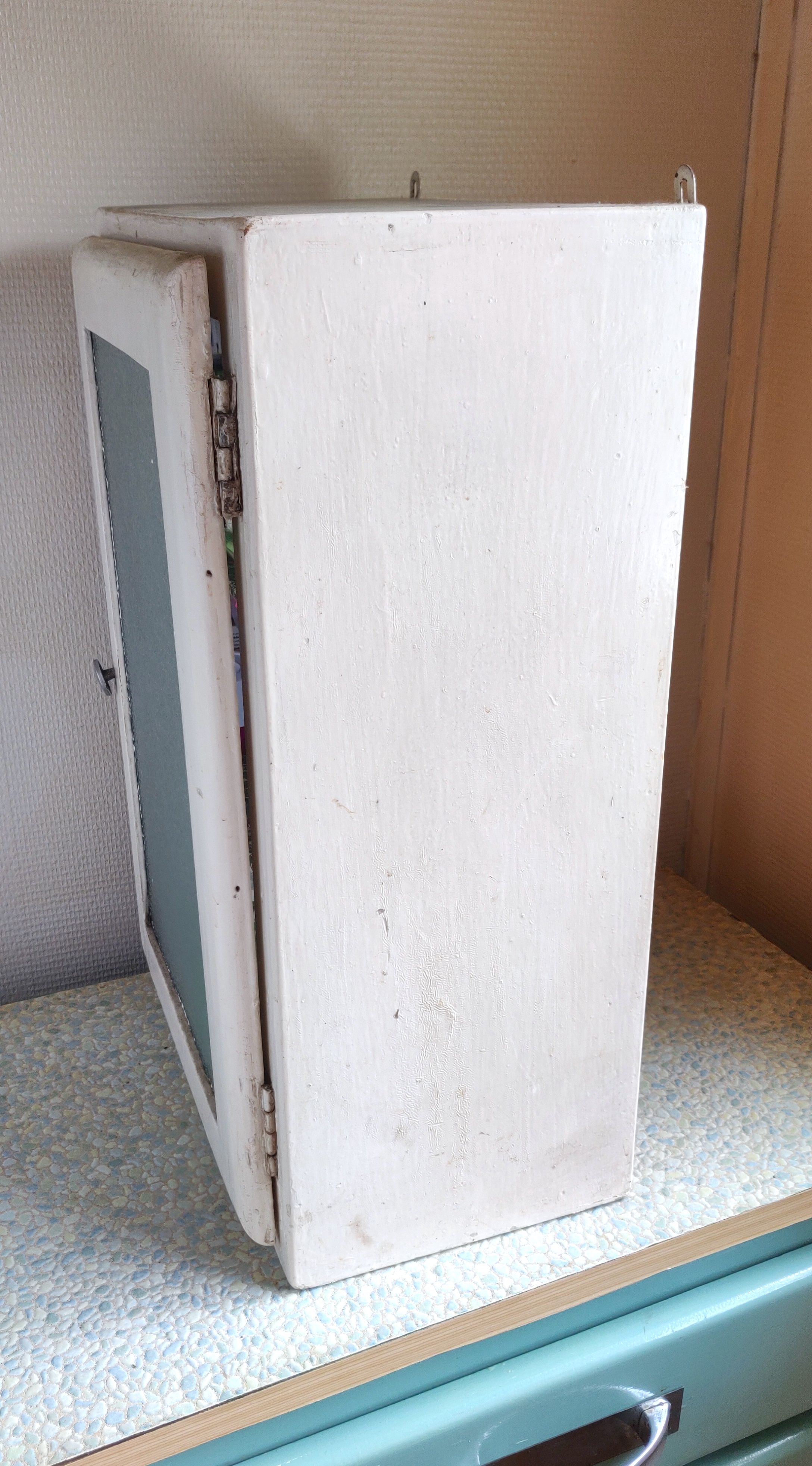 Small Wall-mounted medicine cabinet vintage retro wooden furniture
