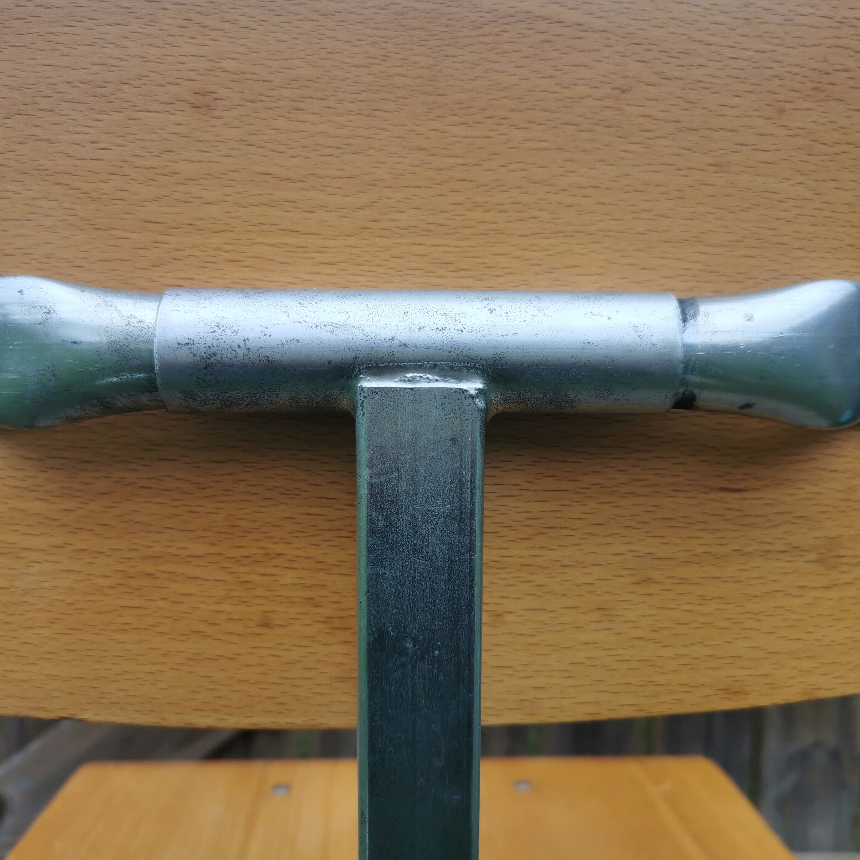 Swivel workshop chair