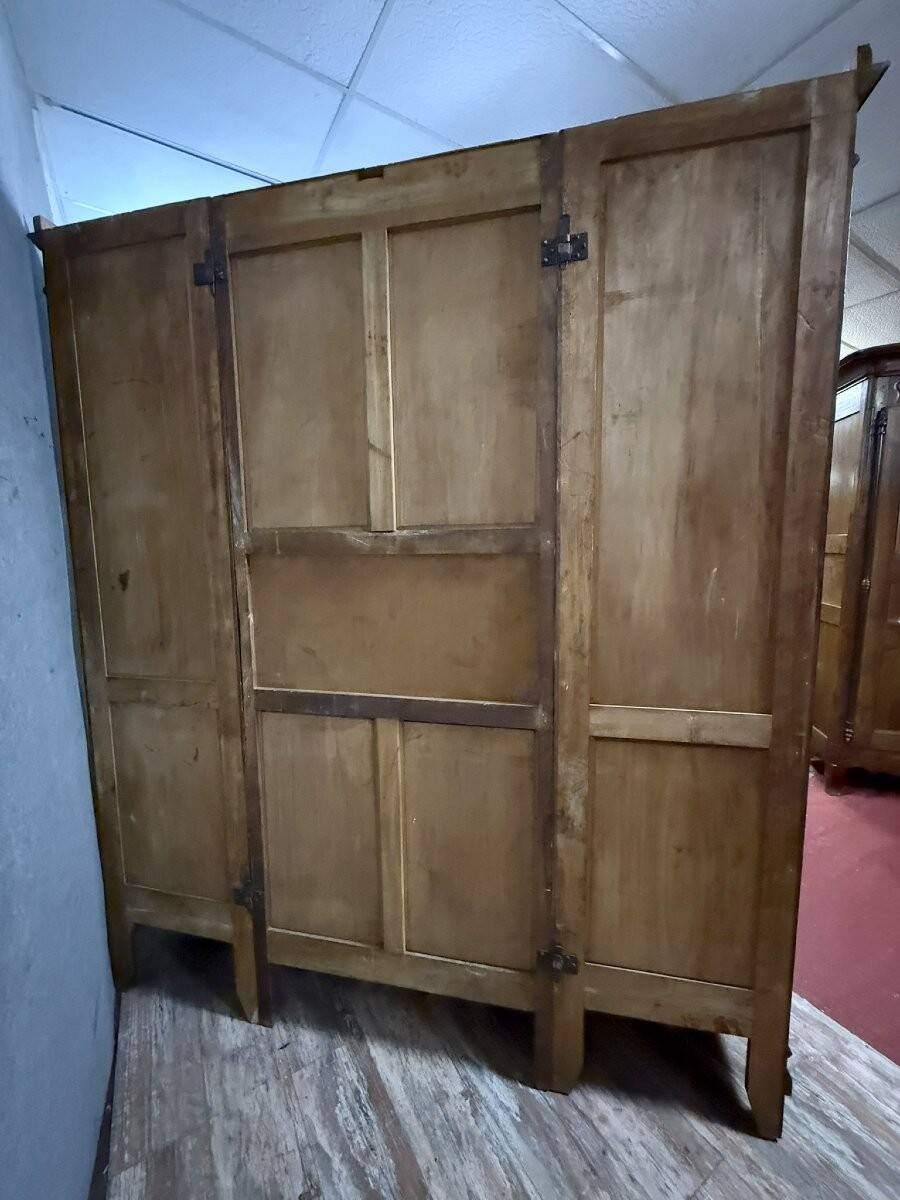 Large Empire-style display cabinet in mahogany from the late 19th century.