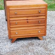 Vintage chest of drawers from the 50s with compass feet and 3 drawers