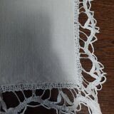 Set of four linen napkins with bobbin lace 31 X 32 cm