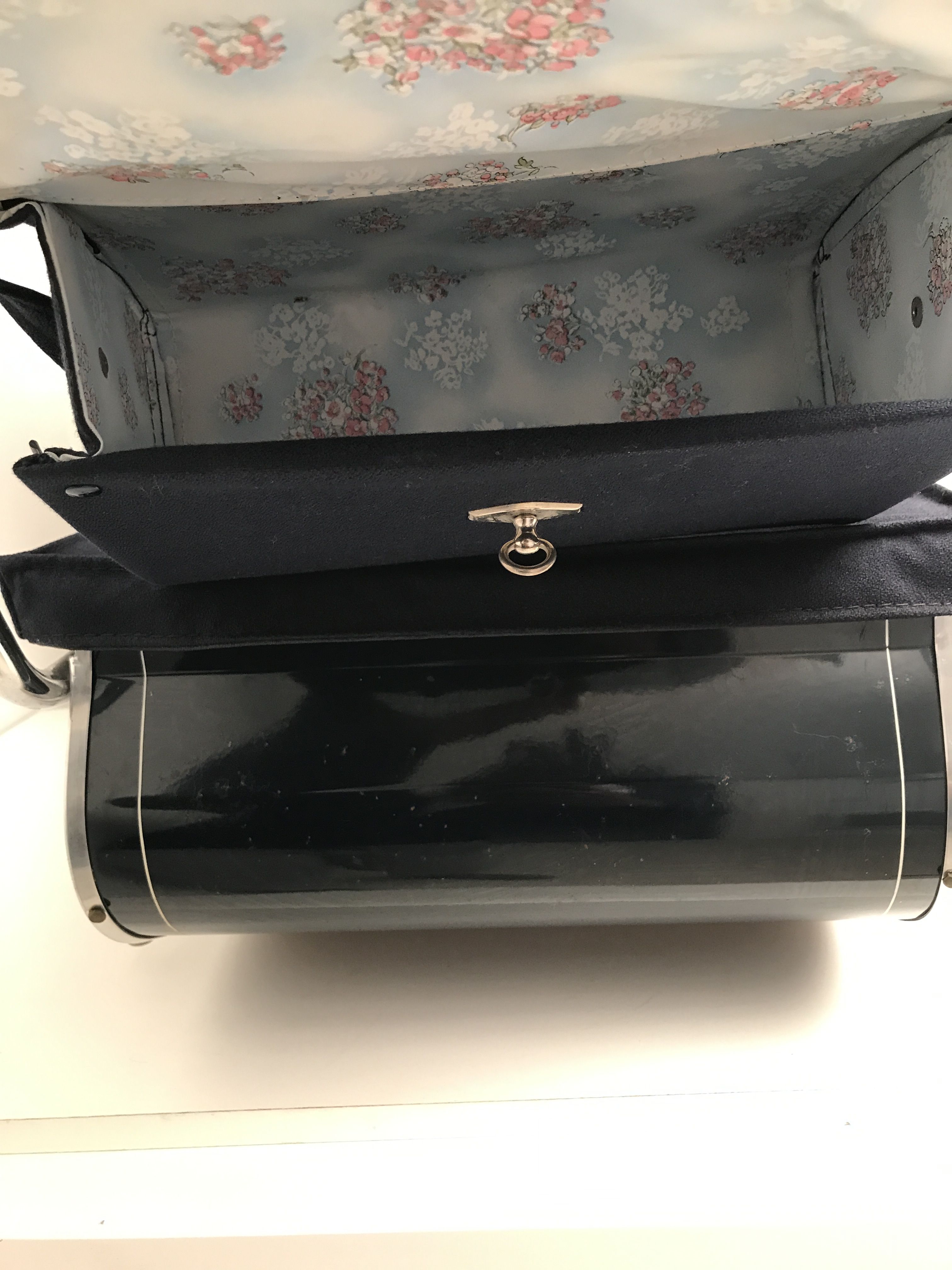 Pram, vintage English style carrycot 60/70s