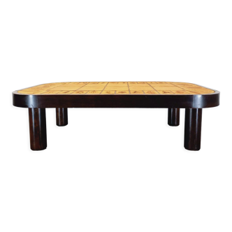 Table basse vintage Roger Capron en bois foncé et céramique de Vallauris des années 60 70