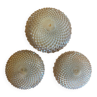 Lot de trois plafonniers en verre art déco
