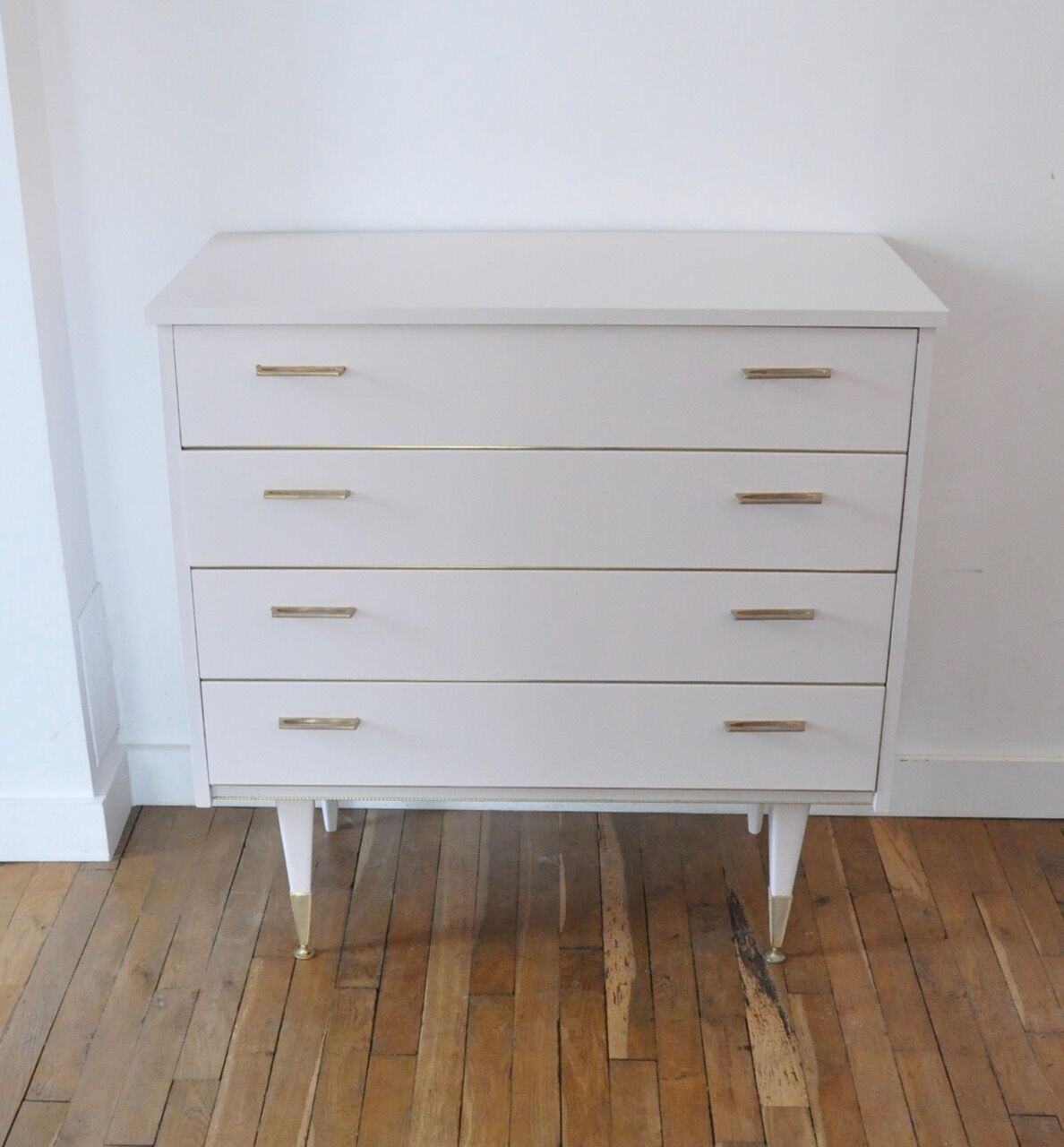 Dresser nude and gold