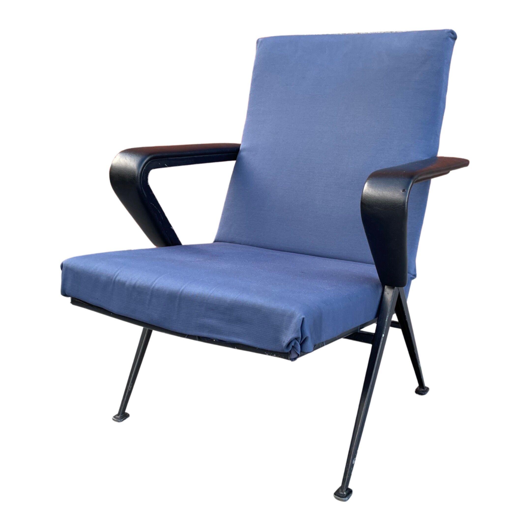 set of 2 Repose armchairs by Friso Kramer for Ahrend de Cirkel