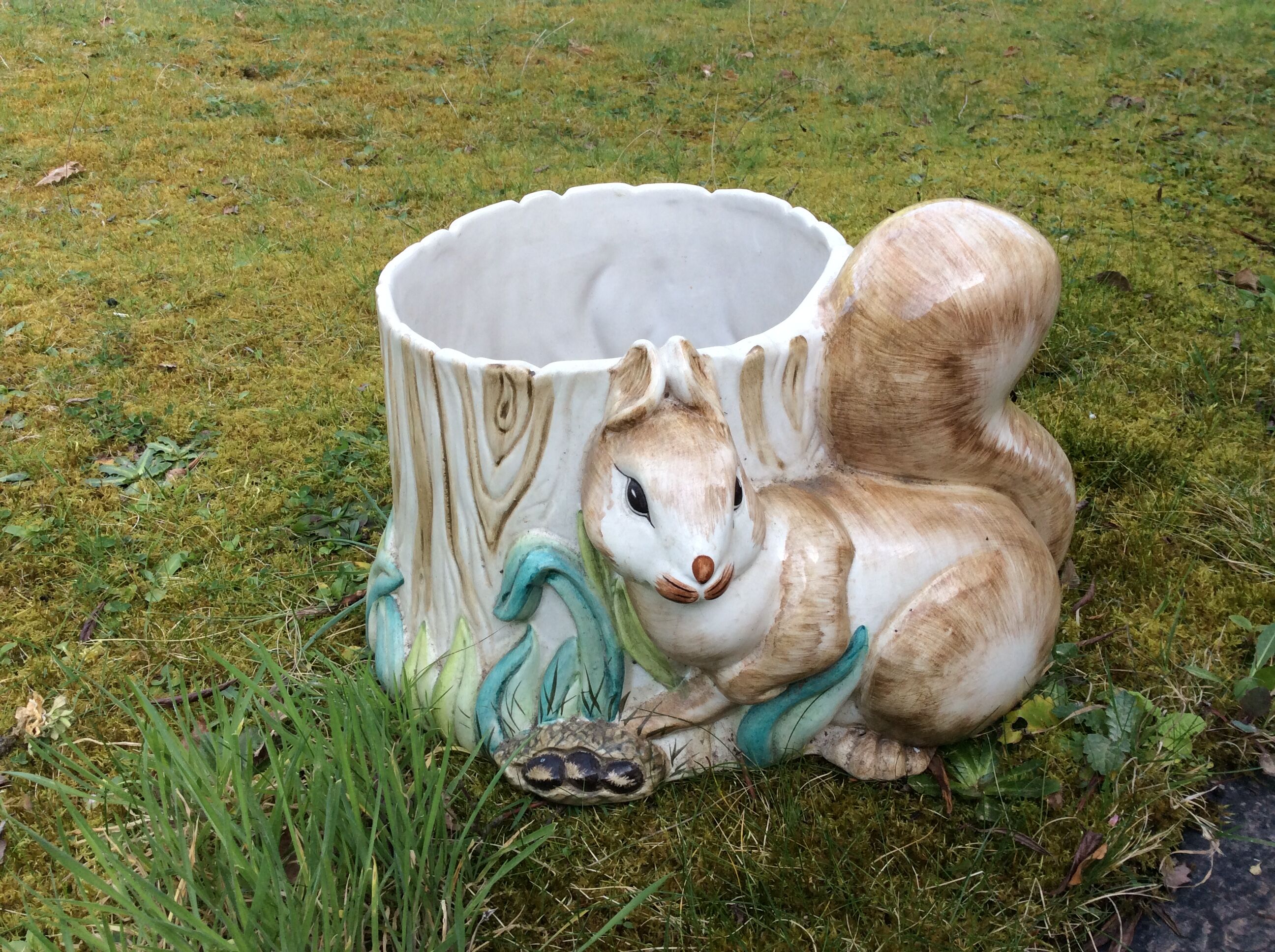 Pot-Fleurs cover in slurry.