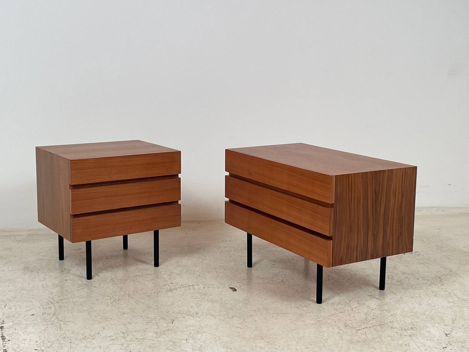 Pair of teak chests of drawers from the 1950s.