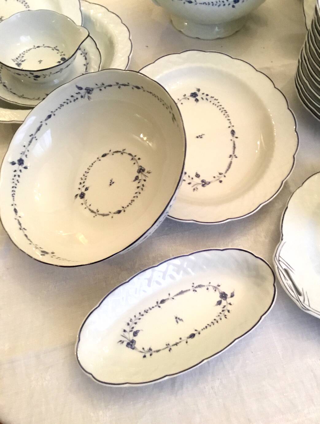 Bernardaud Limoges Hortense porcelain dinner service
