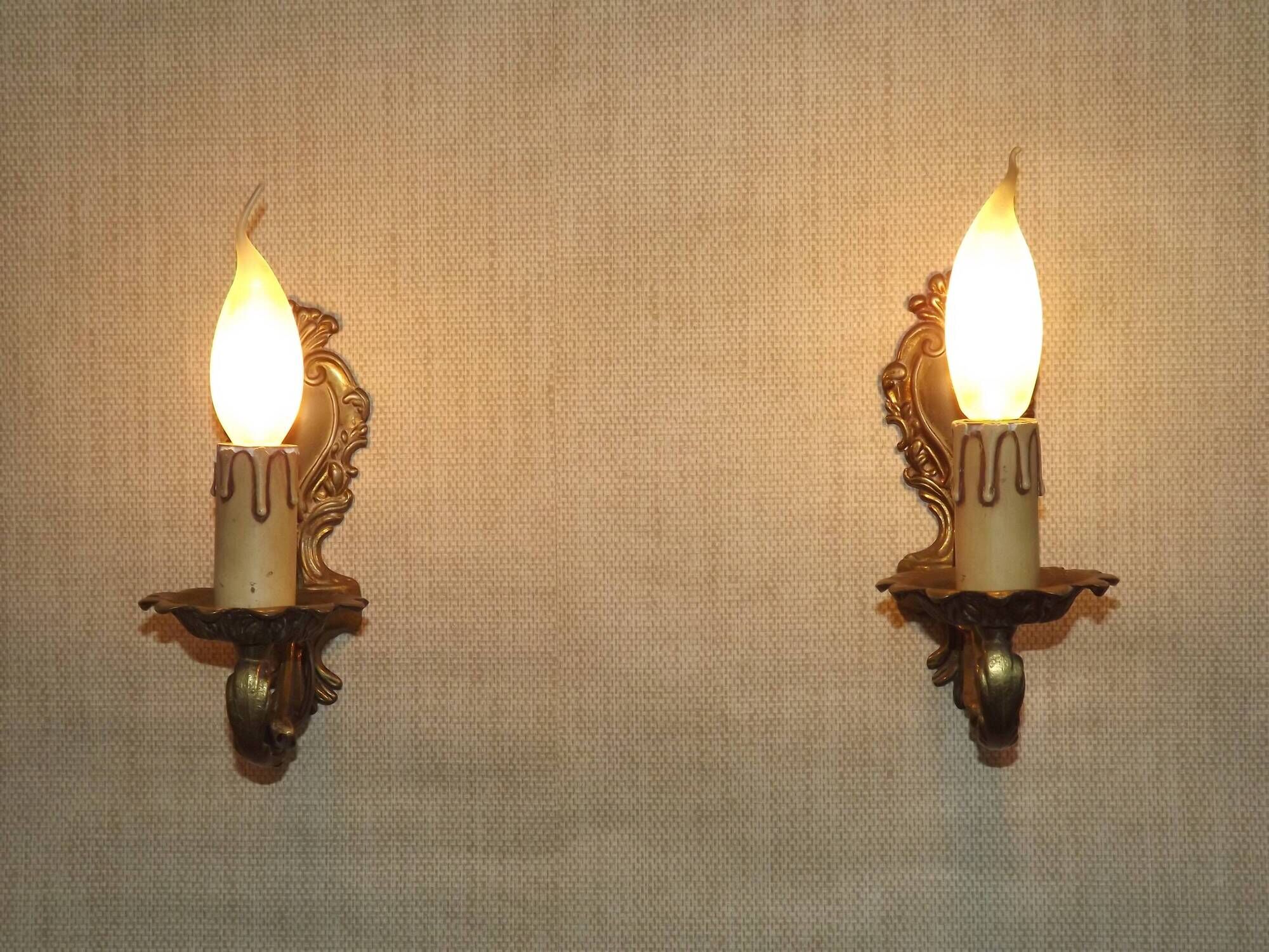 Pair of french vintage gilt bronze traditional style single wall lights 5113
