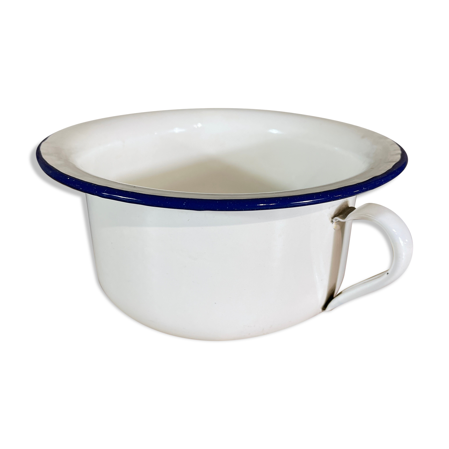 Enamelled pot