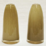 Paire de vases en verre en forme d'obus
