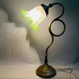 Lampe de table portugaise en verre tulipe verte des années 1930