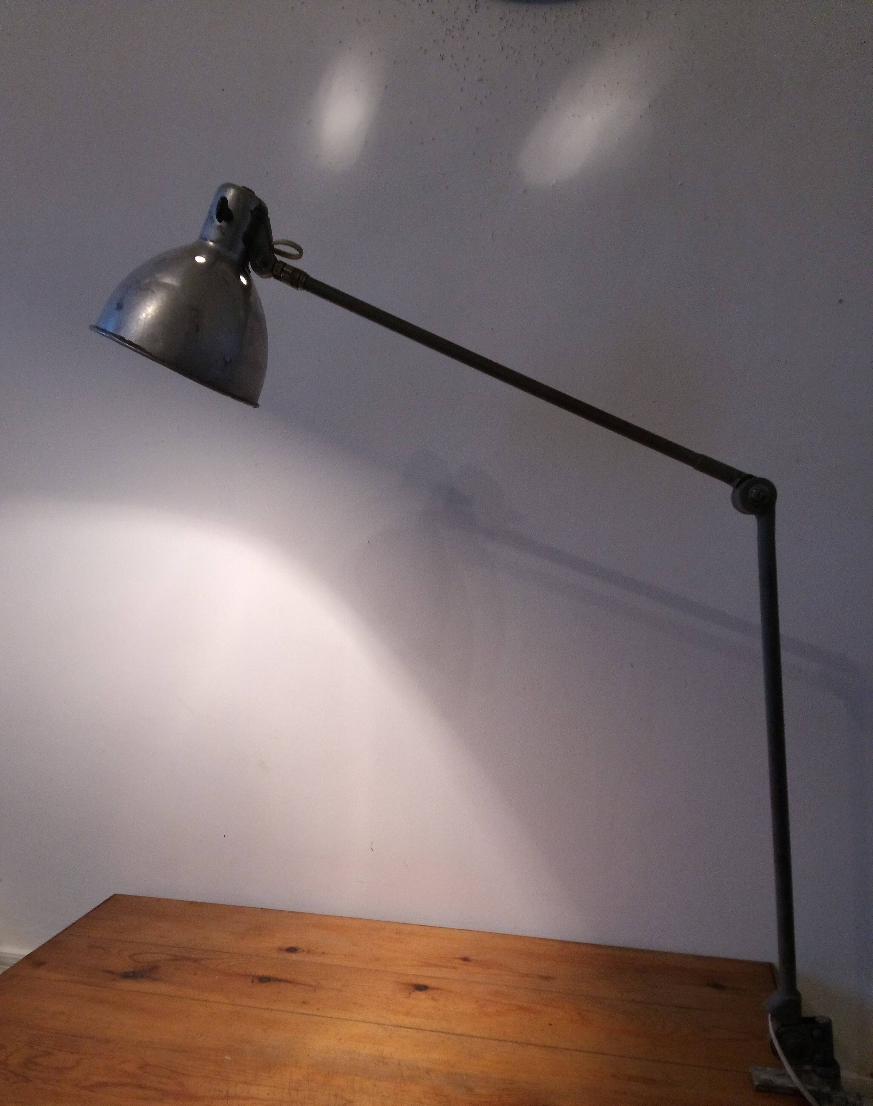 Large articulated industrial / workshop lamp - 1940-50