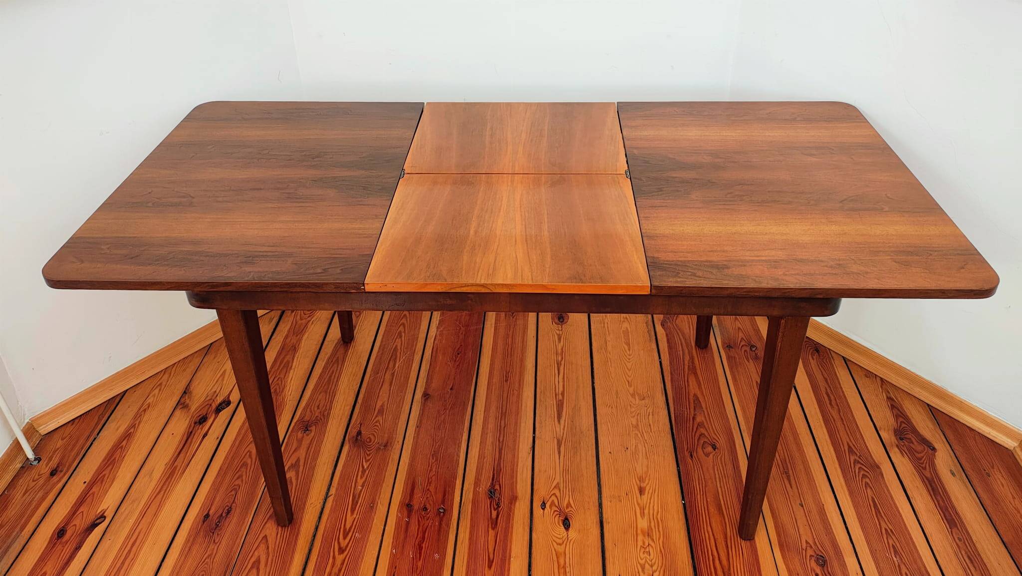 Czechoslovakian Extendable Table by Jindřich Halabala for UP Závody, 1950s