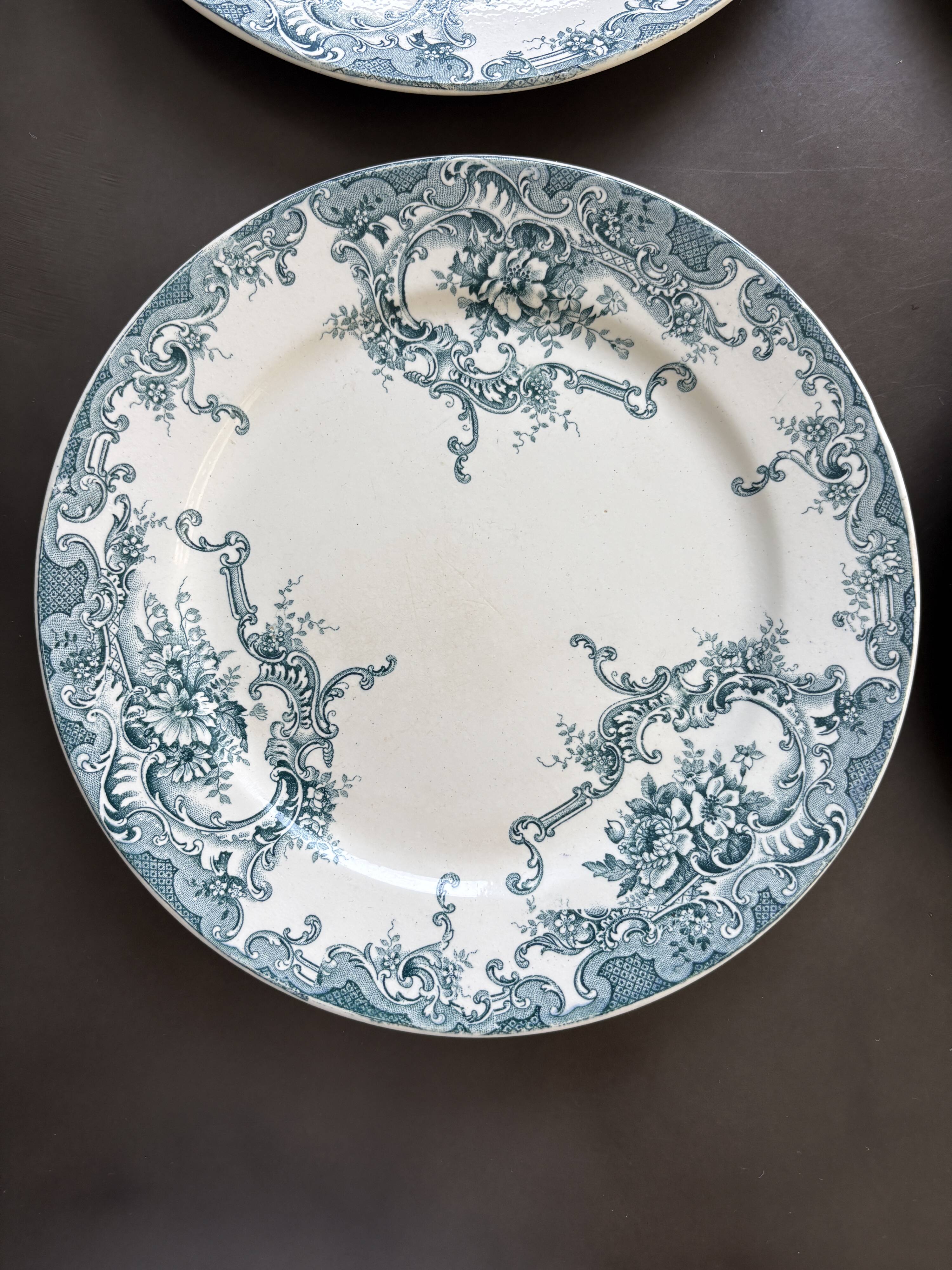 4 Boch 1900 dinner plates