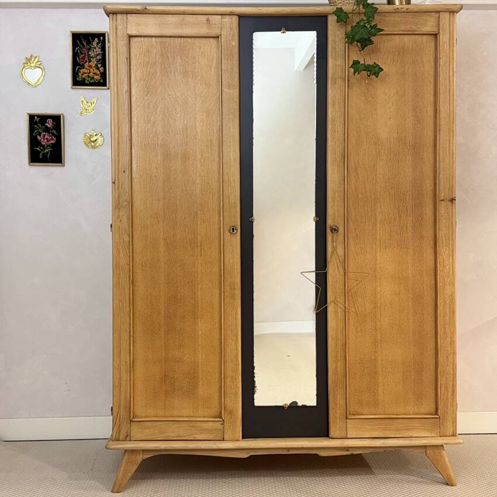 Vintage Rosalia wardrobe