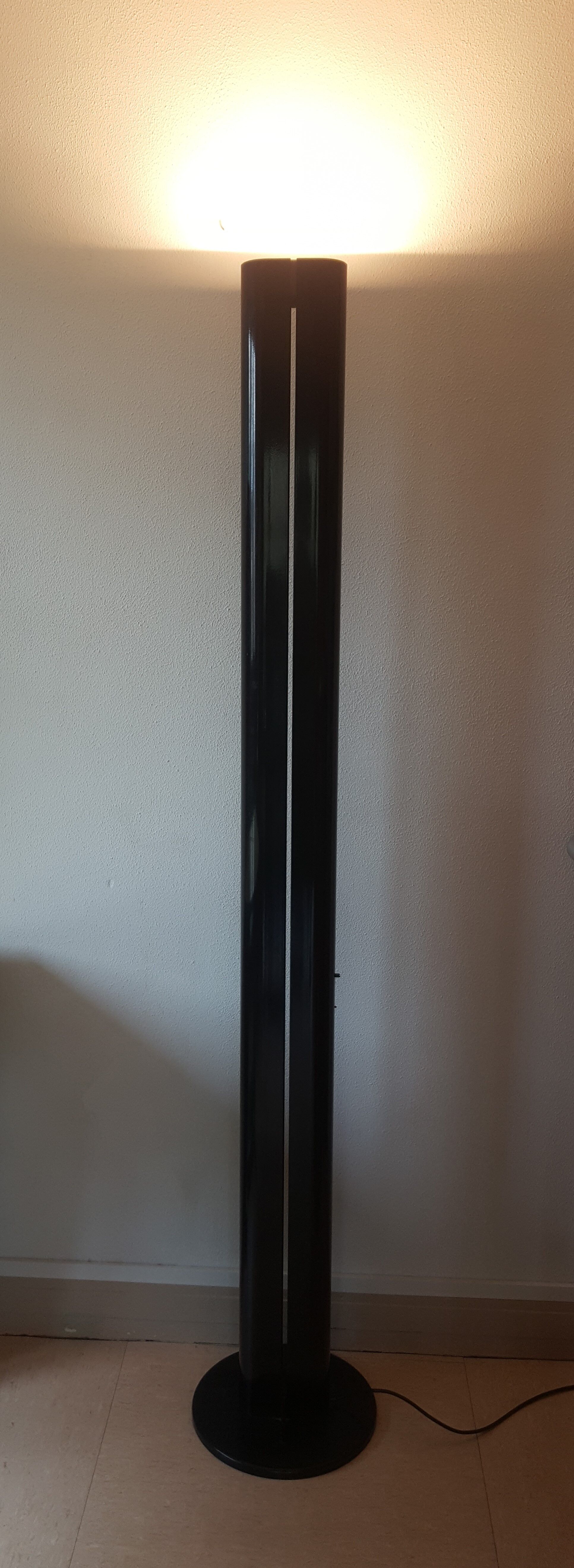 Italian design floor lamp Megaron by Gianfranco Frattini for Artemide