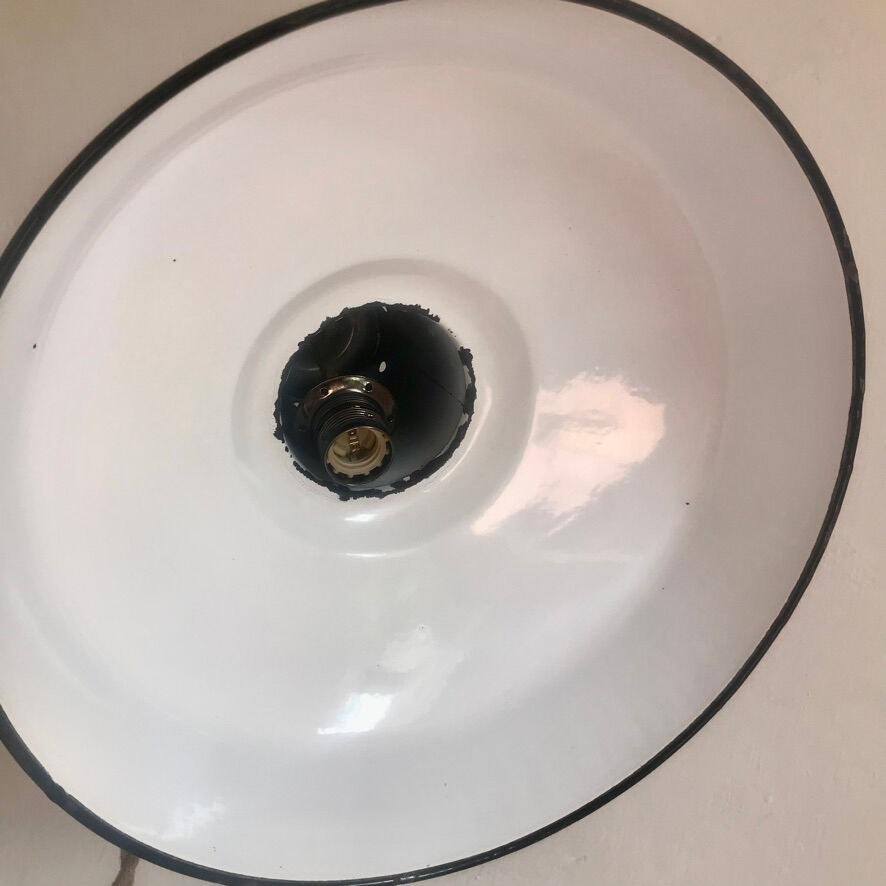 Suspension enamelled khaki lampshade