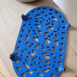 Cast iron trivet