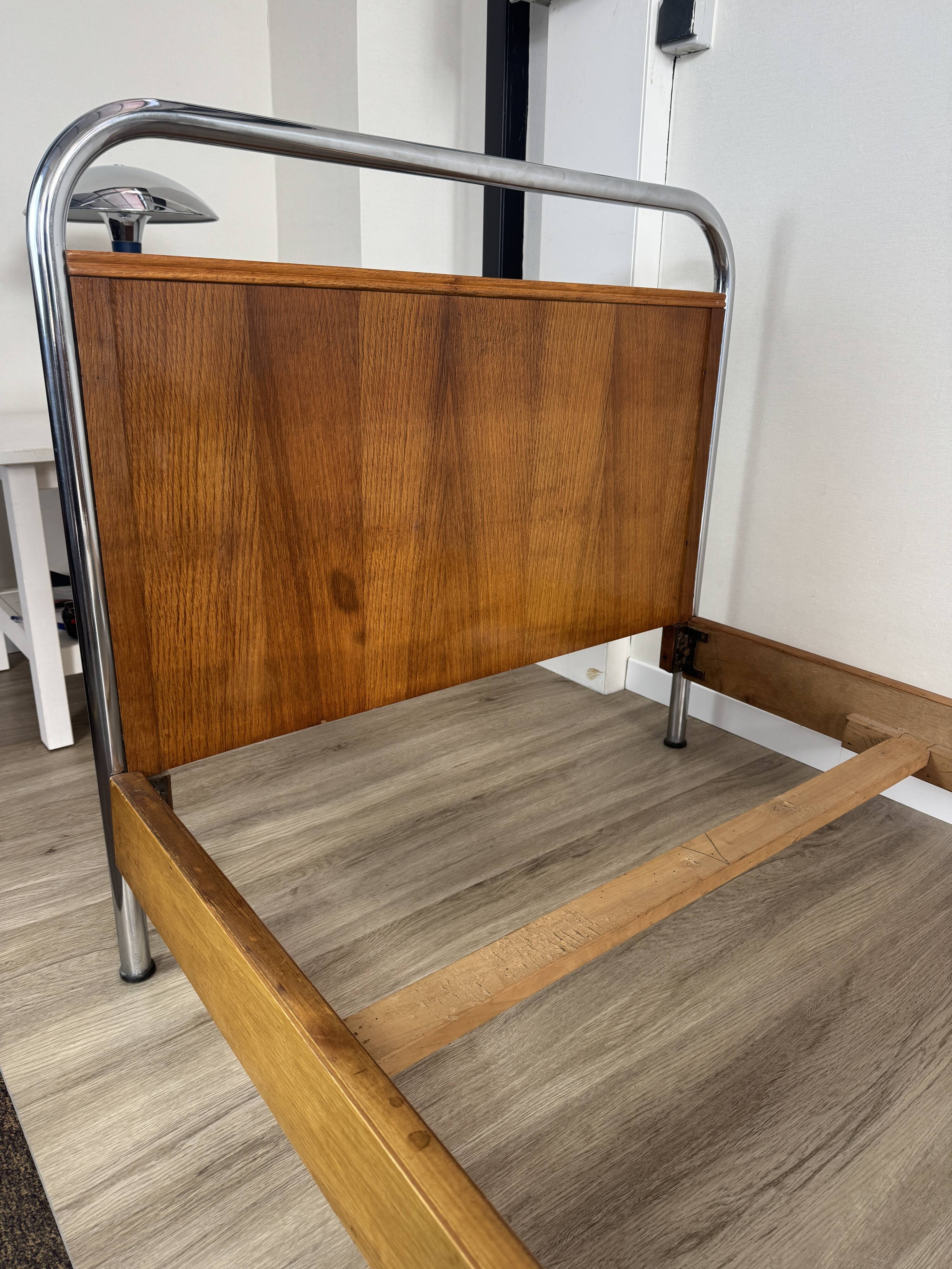 Lit simple Art Déco tubulaire chromé et placage bois — Bauhaus — 30/40
