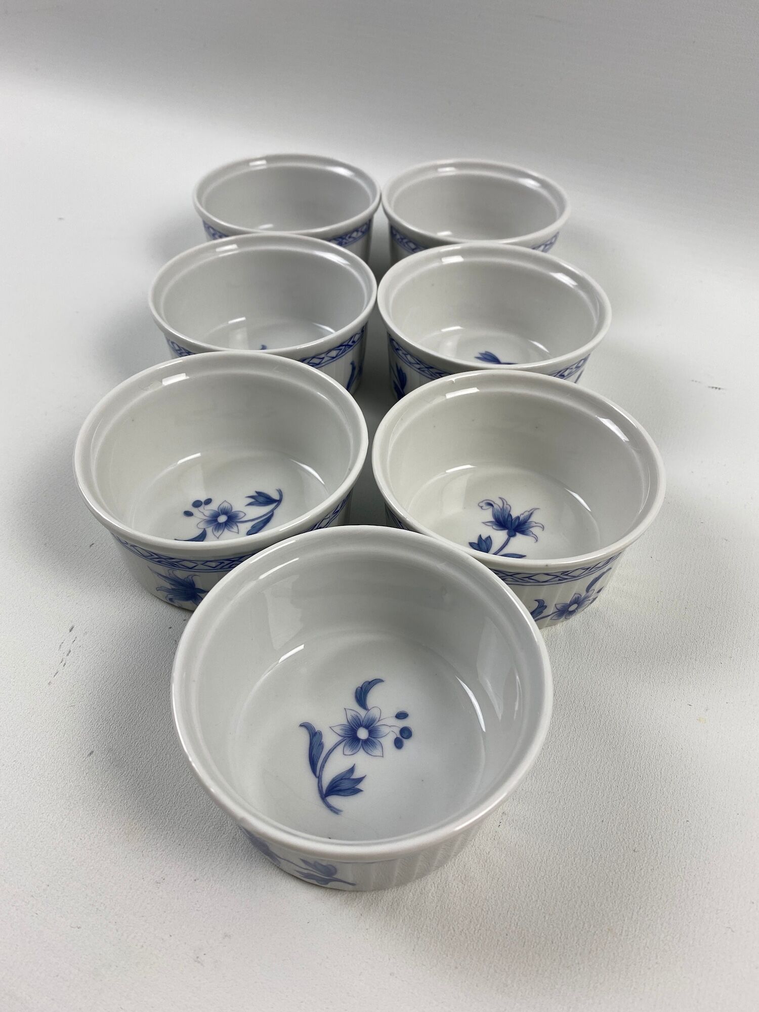7 ramekins Porcelaine de Paris décor Old China