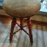 adjustable D Artistes stool