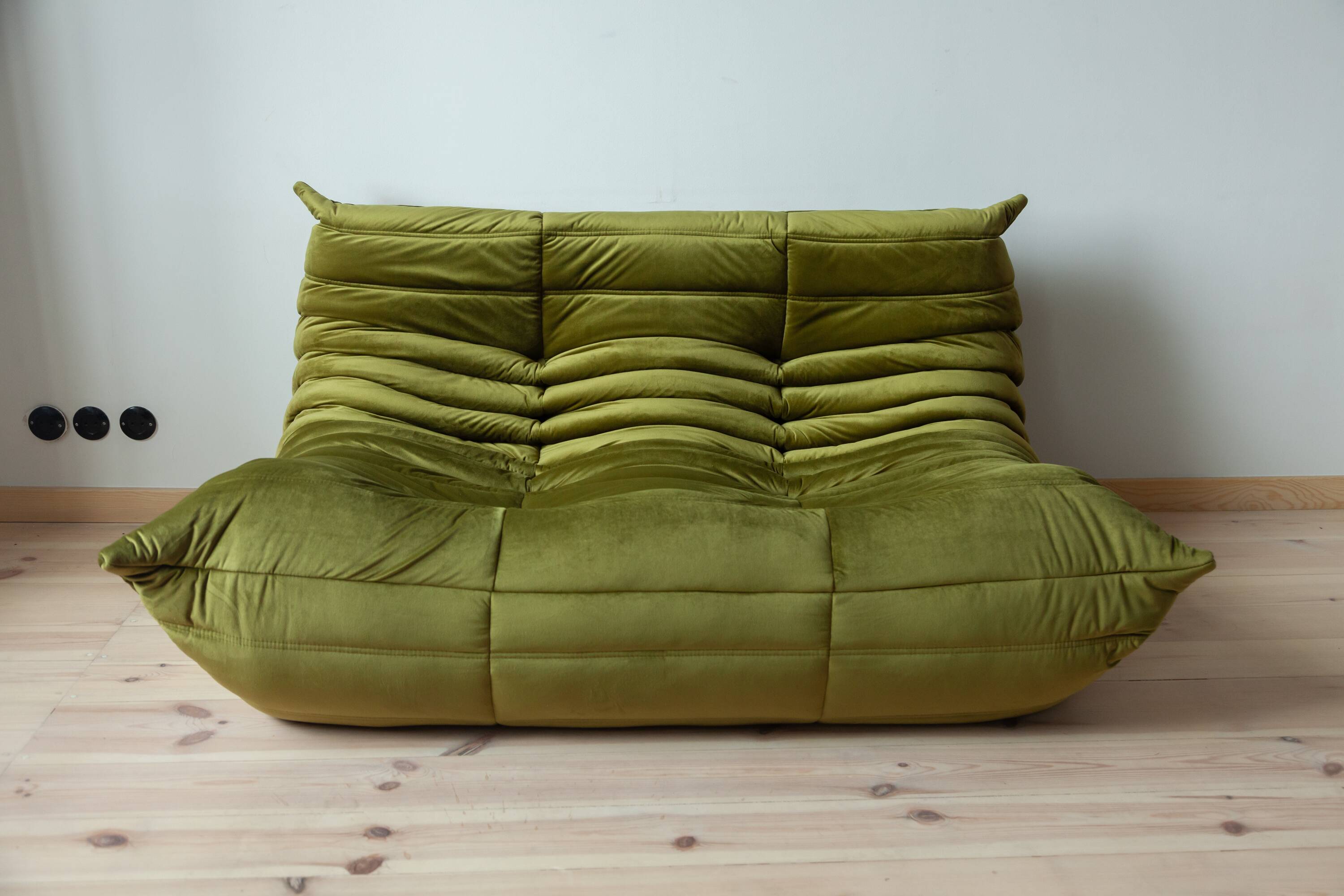 Togo set of 2-seater sofa and corner armchair in Olive Velvet