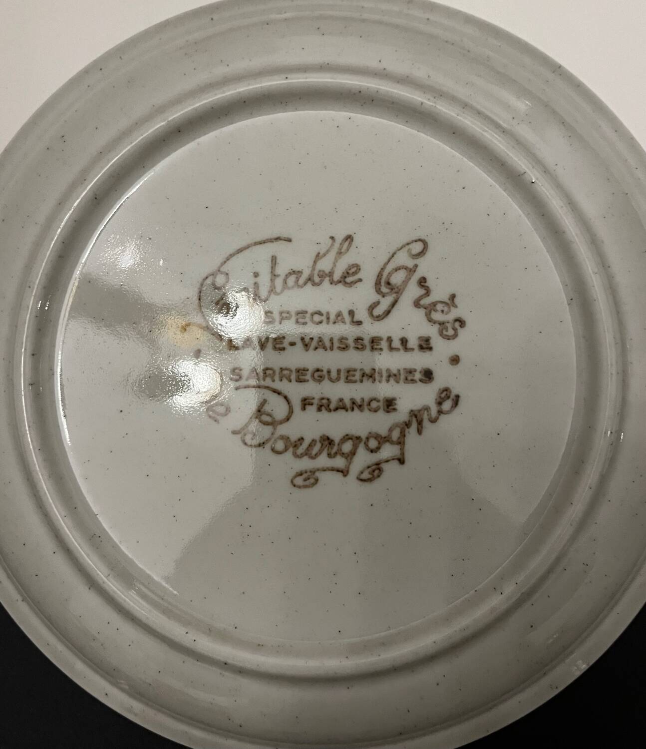 4 Burgundy stoneware dessert plates