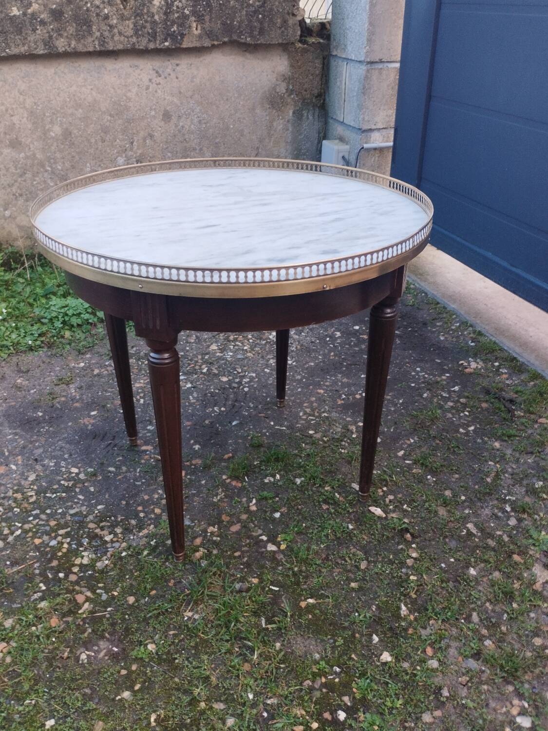 Bouillotte coffee table with antique marble top, Louis XVI style