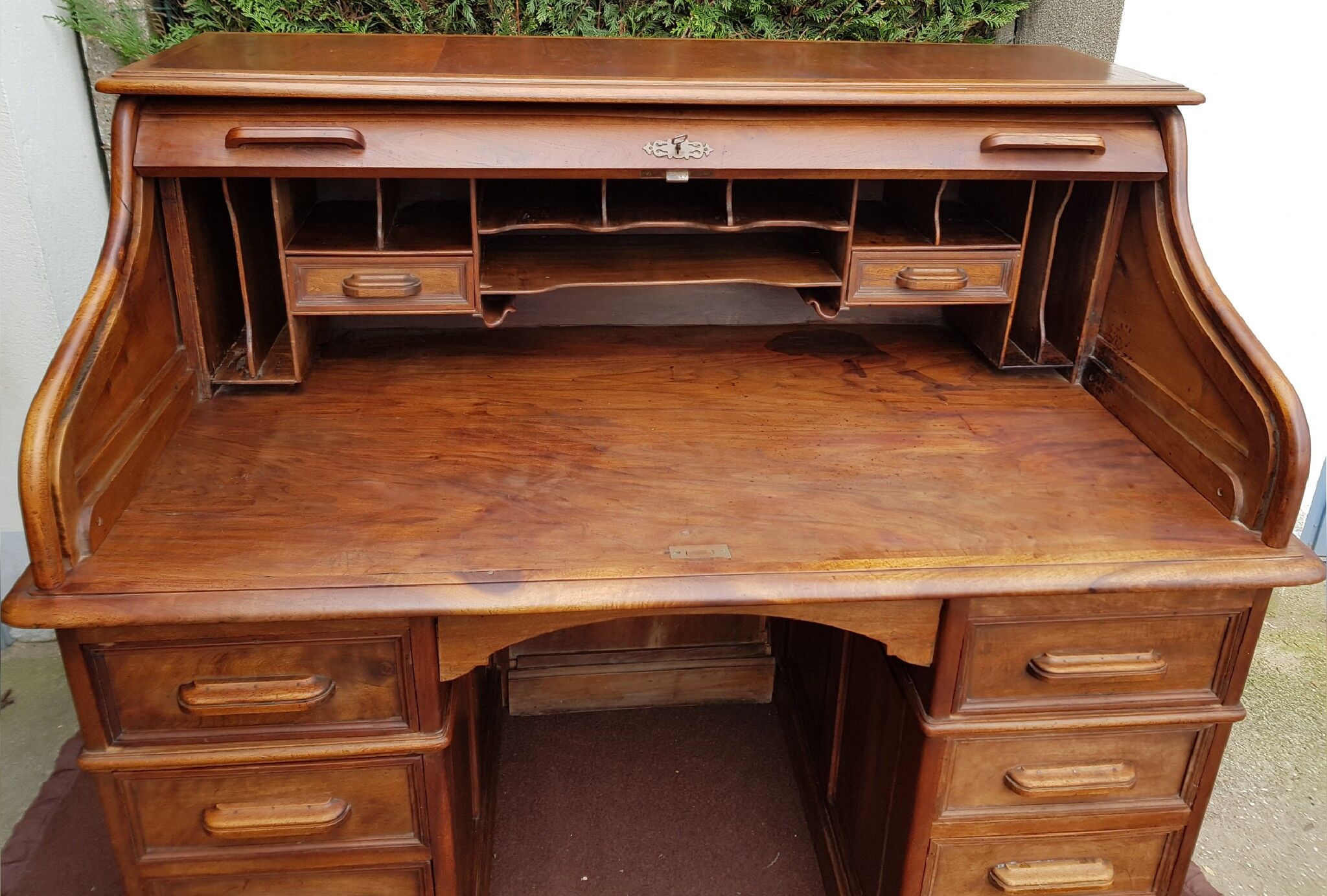 American desk in Walnut