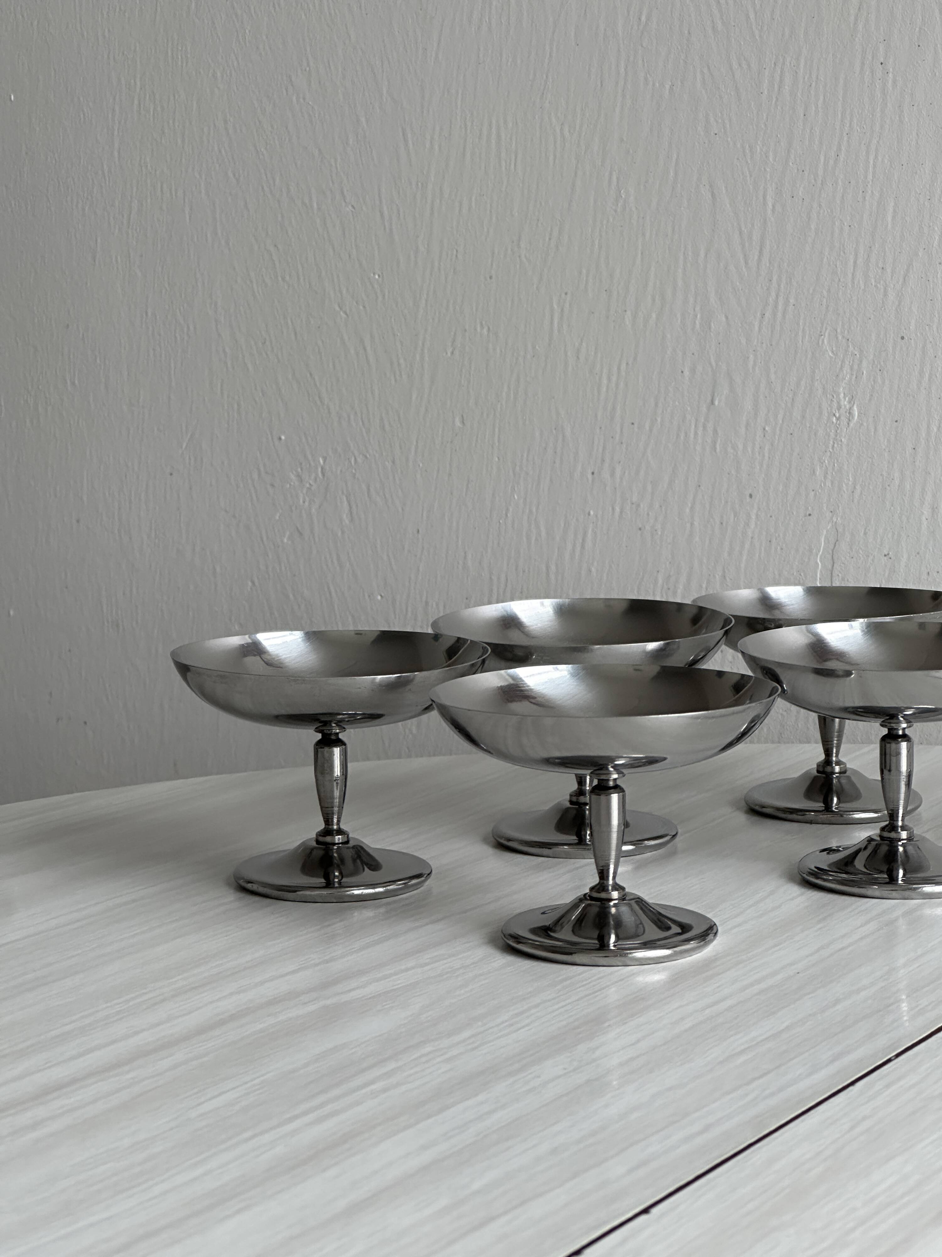 6 coupelles sur pied en inox style Letang Remy