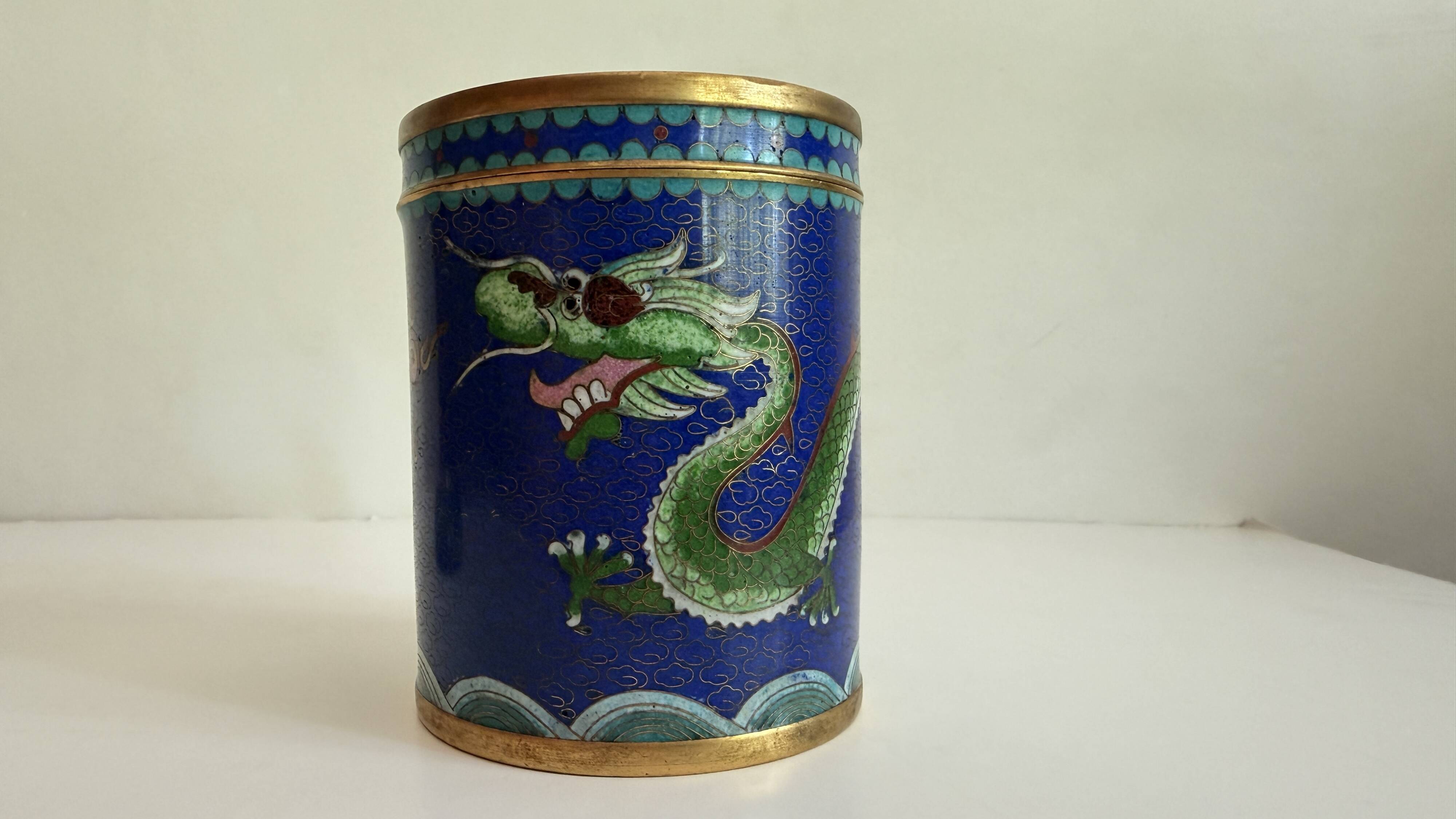 Chinese pot in cloisonné enamel + matching ashtray