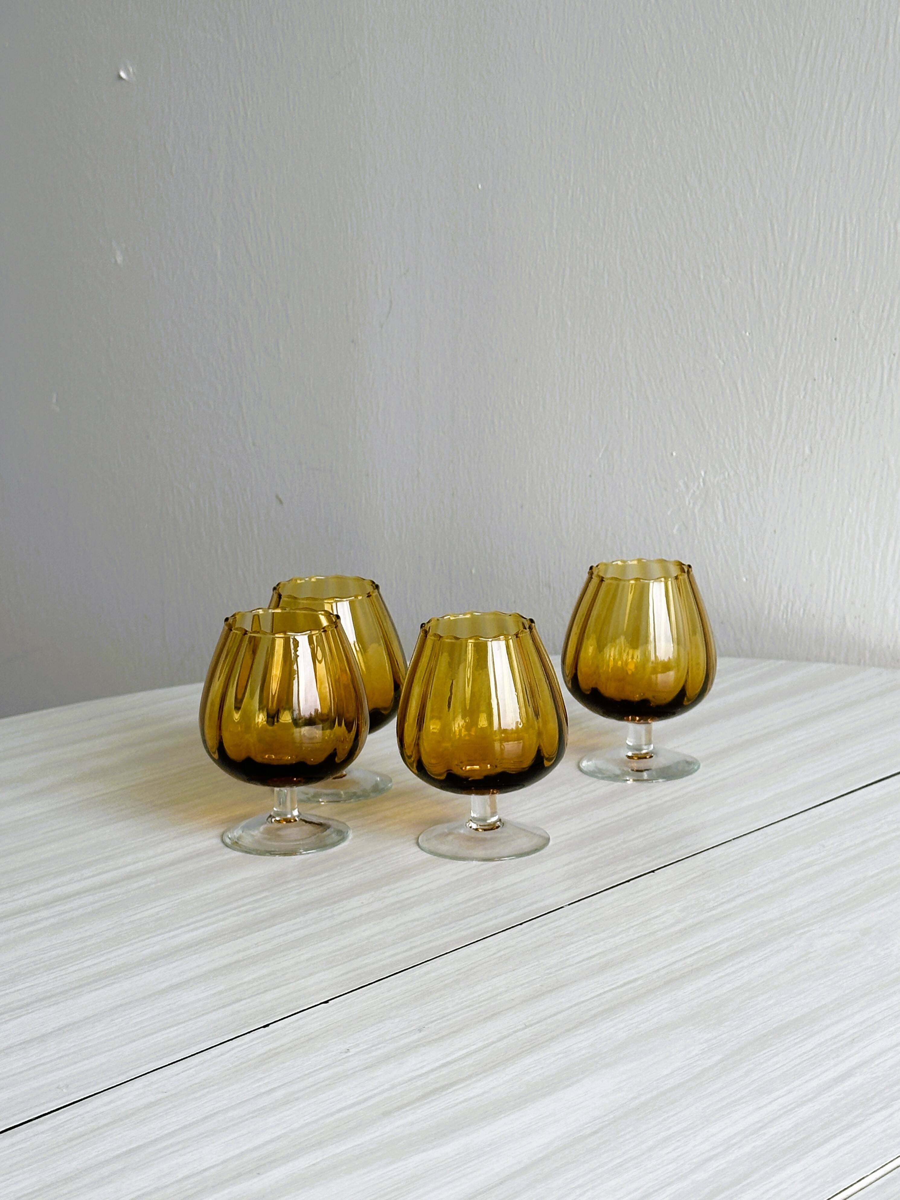 4 verres tulipe en verre ambré