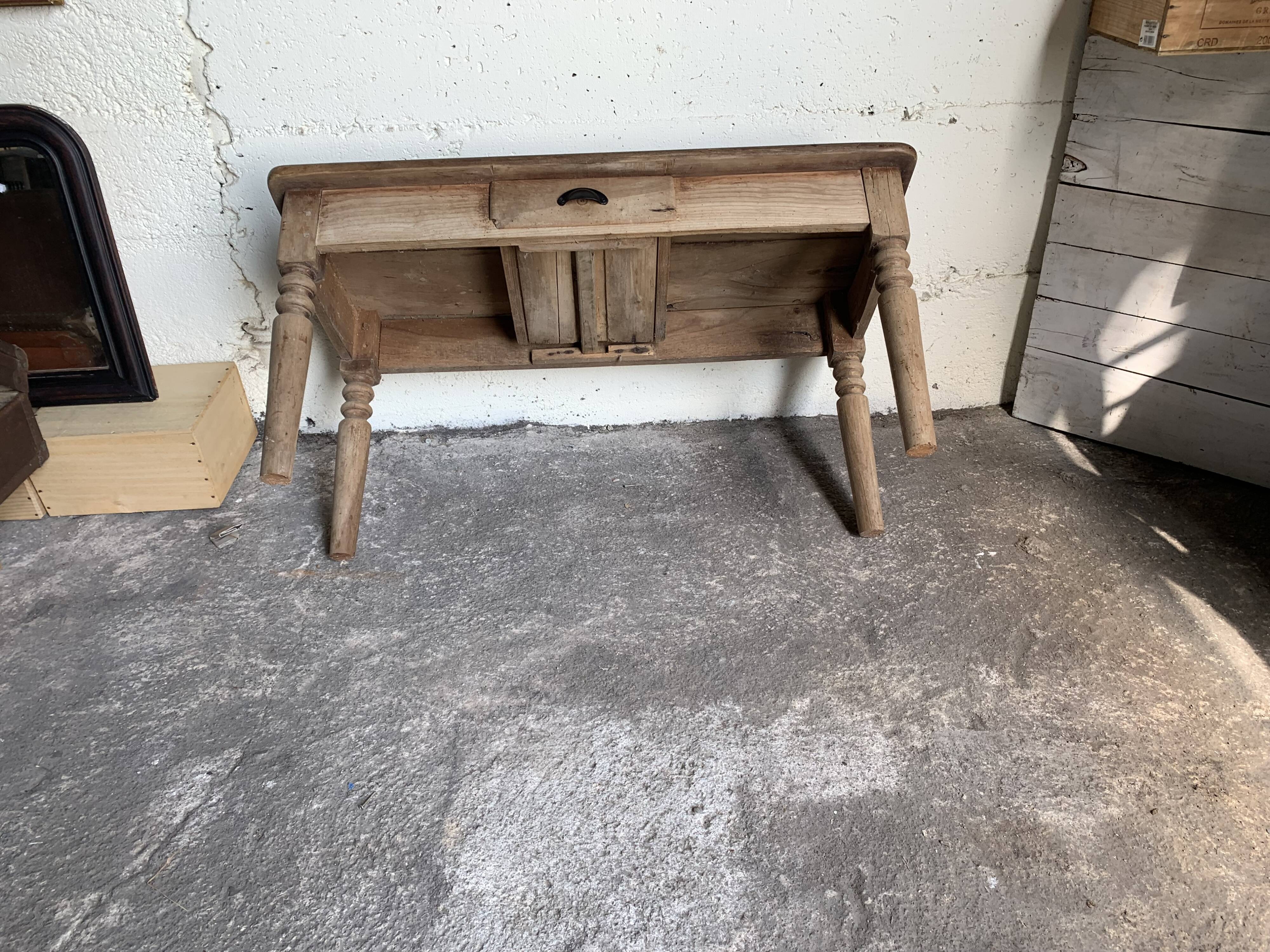 Raw bio coffee table