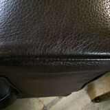 Fauteuil design en cuir marron