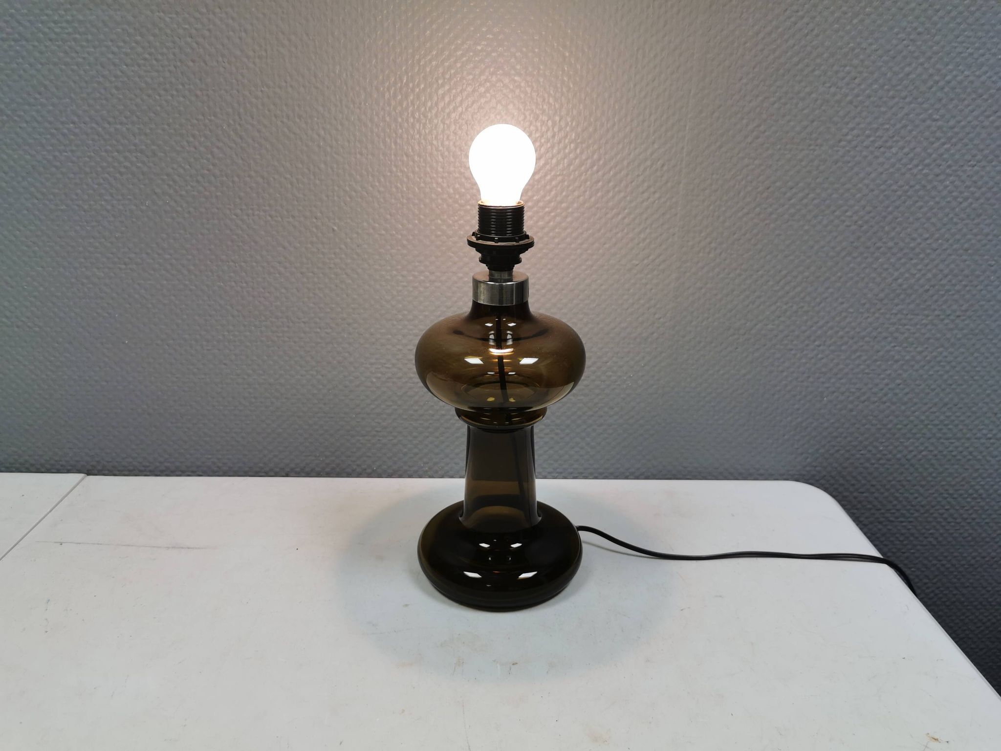 Extremely rare ‘Granny’ table lamp designed by Michael Bang for Holmegaard